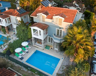 Fethiye Foça'da Şık Tasarımlı, Özel Havuzlu, Konforlu Villa - 1