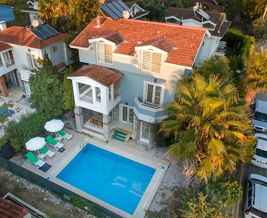 Fethiye Foça'da Modern Tasarımlı, Özel Havuzlu, Konforlu Villa - 1
