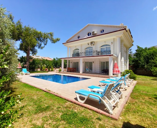 Fethiye Ölüdeniz'de Geniş Bahçeli, Özel Havuzlu, 4+1 Ferah Villa - 1