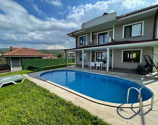 Sapanca Mahmudiye'de Göl Manzaralı, Isıtmalı Havuzlu, Tatil Villası - 3