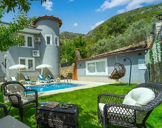 Muğla Fethiye'de Doğa Manzaralı, Özel Havuzlu, Geniş Bahçeli Villa - 5