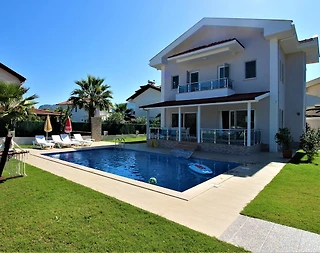 Ortaca Dalyan'da Merkezi Konumda, Özel Havuzlu, Şık Villa - 5