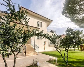 Muğla Köyceğiz'de Göl Manzaralı, Ortak Havuzlu, Kiralık Villa - 2