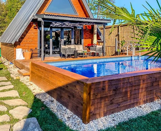 Sapanca Rüstempaşa'da Isıtmalı Havuzlu, Kahvaltı Dahil, Kiralık Bungalov - 1