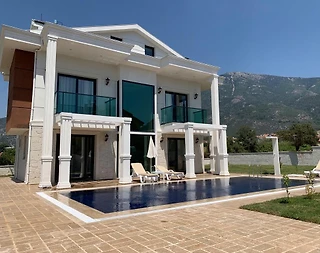 Fethiye Ölüdeniz'de Geniş Ailelere Uygun, Özel Havuzlu, Şık Villa - 1