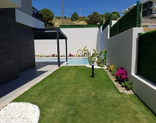 İzmir Çeşme'de Merkezi Konumda, Özel Havuzlu, Bahçeli Villa - 4