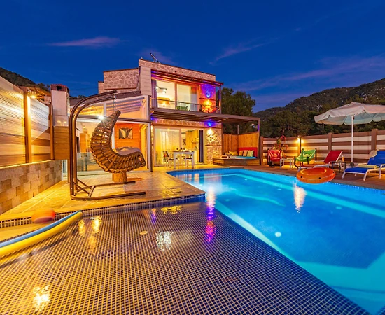 Kaş İslamlar'da Enfes Doğada, Kapalı Özel Havuzlu, Balayı Villası - 1