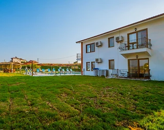 Fethiye Çiftlik'te Geniş Bahçeli, Özel Havuzlu, 12 Kişilik Kiralık Villa - 2