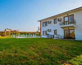 Fethiye Çiftlik'te Geniş Bahçeli, Özel Havuzlu, 12 Kişilik Kiralık Villa - 2