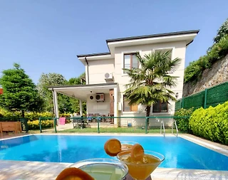 Sapanca Kırkpınar'da Kalabalık Ailelere Uygun, Özel Havuzlu, Kiralık Villa - 3