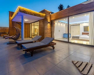Kaş İslamlar'da Deniz Manzaralı, Sonsuzluk Havuzlu, Kiralık Villa - 2