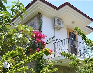 Datça Emecik'te Plaja Yakın Mesafede, Bahçeli, Kiralık Villa - 5