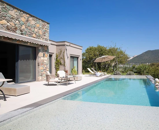 Muğla Bodrum'da Geniş Alanlara Sahip, Özel Havuzlu, Kiralık Villa - 1