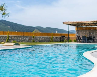 Kaş Sarıbelen'de Çocuk Oyun Alanlı, Geniş Havuzlu, Kiralık Villa - 3