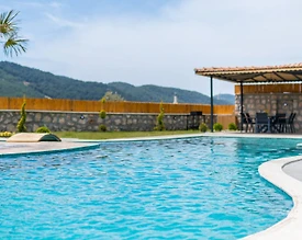 Kaş Sarıbelen'de Çocuk Oyun Alanlı, Geniş Havuzlu, Kiralık Villa - 3