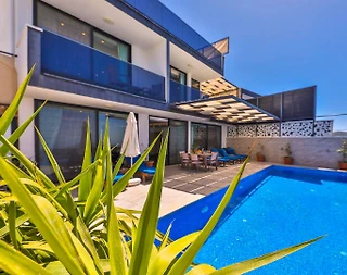Kaş Bezirgan'da Eşsiz Manzaralı, Açık ve Kapalı Havuzlu, Kiralık Villa - 2