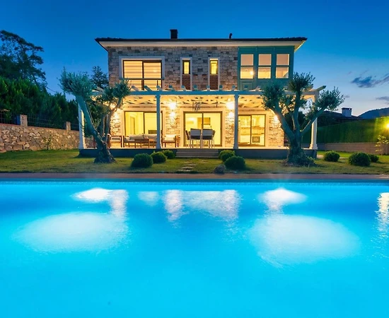 Fethiye İnlice'de Geniş Alanlara Sahip, Özel Havuzlu, Lüks Villa - 1