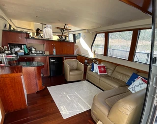 Bodrum'da Lüks Tasarıma Sahip, Geniş Kapasiteli Kiralık Motoryat - 5