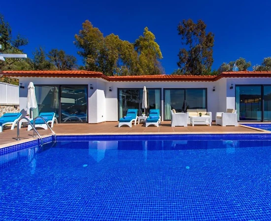 Kaş Üzümlü'de Doğa Manzaralı, Sonsuzluk Havuzlu, Lüks Villa - 1