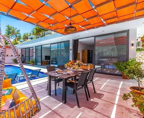 Kaş İslamlar'da Doğa İçerisinde, Özel Havuzlu, Lüks Villa - 1