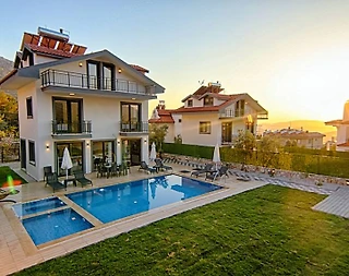 Fethiye Ölüdeniz'de Sakin Konumda, Özel Havuzlu, 4+1 Lüks Villa - 3
