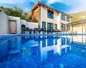 Kaş İslamlar'da Ahşap Mimarili, Sonsuzluk Havuzlu, Kiralık Villa - 2