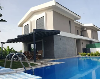 İzmir Çeşme'de Plaja ve Koylara Yakın, Özel Havuzlu, Lüks Villa - 1