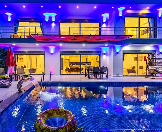 Kaş Çayköy'de Nezih Konumda, Yetişkin ve Çocuk Havuzlu, Kiralık Villa - 1