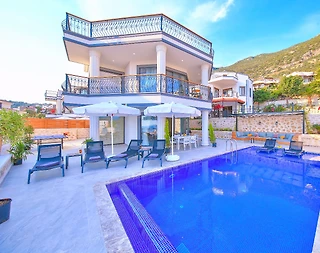 Kaş Kalkan'da Deniz ve Doğa Manzaralı, Özel Havuzlu, Şık Villa - 1