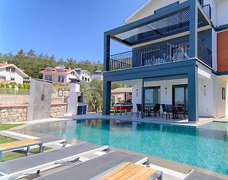 Fethiye Ölüdeniz'de Geniş Bahçeli, Özel Havuzlu, Jakuzili, Şık Villa - 1