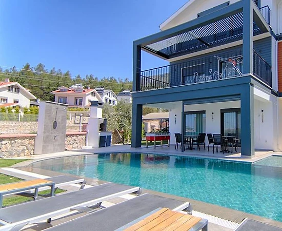 Fethiye Ölüdeniz'de Geniş Bahçeli, Özel Havuzlu, Jakuzili, Kiralık Villa - 1
