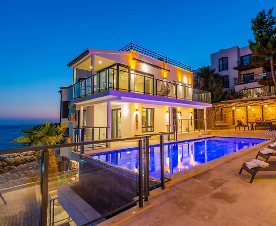 Kaş Gökçeören'de Büyüleyici Deniz Manzaralı, Özel Havuzlu, Lüks Villa - 1