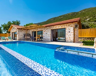 Kaş Sarıbelen'de Çekirdek Ailelere Uygun, Özel Havuzlu, Taş Villa - 1