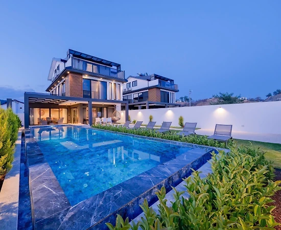 Fethiye Çiftlik'te Doğayla İç İçe, Açık ve Kapalı Havuzlu, Kiralık Villa - 1