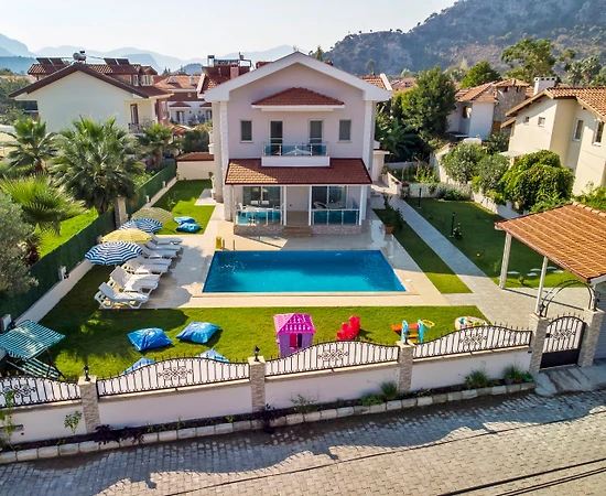 Dalyan'da Görkemli Mimariye Sahip, Özel Havuzlu, Geniş Bahçeli Villa - 1