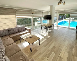 Sapanca Kırkpınar'da Site İçerisinde, Özel Havuzlu, Lüks Kiralık Villa - 3