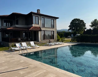 Sakarya Sapanca'da Elverişli Konumda, Özel Havuzlu, Lüks Villa - 1