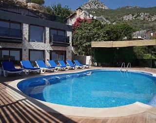 Kaş İslamlar'da Göz Alıcı Deniz Manzaralı, Özel Havuzlu, Nezih Villa - 2