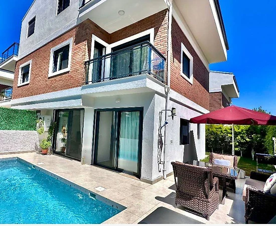 Muğla Fethiye'de Kalabalık Ailelere Uygun, Özel Havuzlu, İkiz Villa - 1