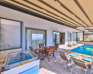 Kaş Kalkan'da Deniz Manzaralı, Kapalı ve Isıtmalı Havuzlu, Şık Villa - 4