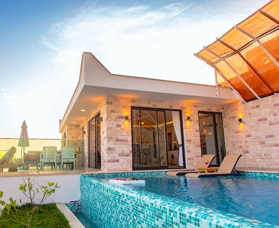 Kaş İslamlar'da Deniz Manzaralı, Özel Havuzlu, Jakuzili Villa - 1