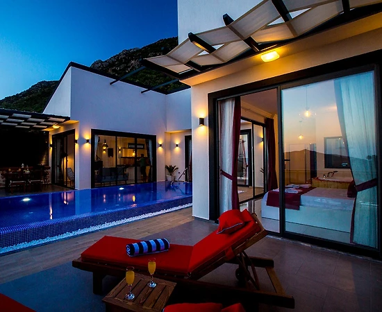 Kaş Bezirgan'da Balayı Çiftlerine Uygun, Özel Havuzlu, Modern Villa - 1