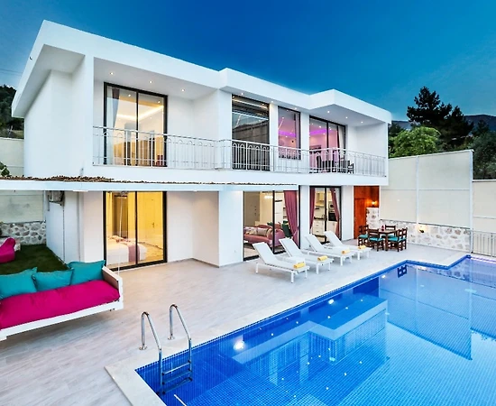 Kaş İslamlar'da Sakin Konumda, Özel Havuzlu, Jakuzili, Kiralık Villa - 1
