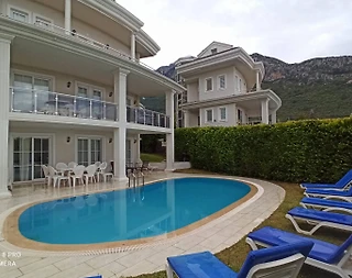 Fethiye Ölüdeniz'de Doğa Manzaralı, Özel Havuzlu, Şık Villa - 1