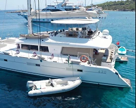 Bodrum Çıkışlı Muhteşem Tasarıma Sahip, 8 Kişilik Lüks Katamaran - 3