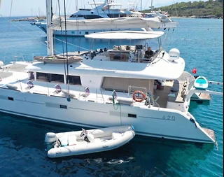 Bodrum Çıkışlı Muhteşem Tasarıma Sahip, 8 Kişilik Lüks Katamaran - 3