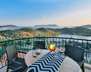 Kaş Andifli'de Göz Alıcı Deniz Manzaralı, Ortak Havuzlu, Kiralık Suit - 4