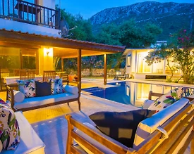 Marmaris Söğüt'te Denize Yakın Konumda, Özel Havuzlu, Geniş Villa - 3