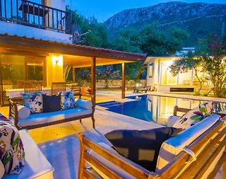 Marmaris Söğüt'te Denize Yakın Konumda, Özel Havuzlu, Geniş Villa - 3