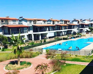 Kuşadası Güzelçamlı'da Site İçerisinde, Ortak Havuzlu, Kiralık Villa - 4